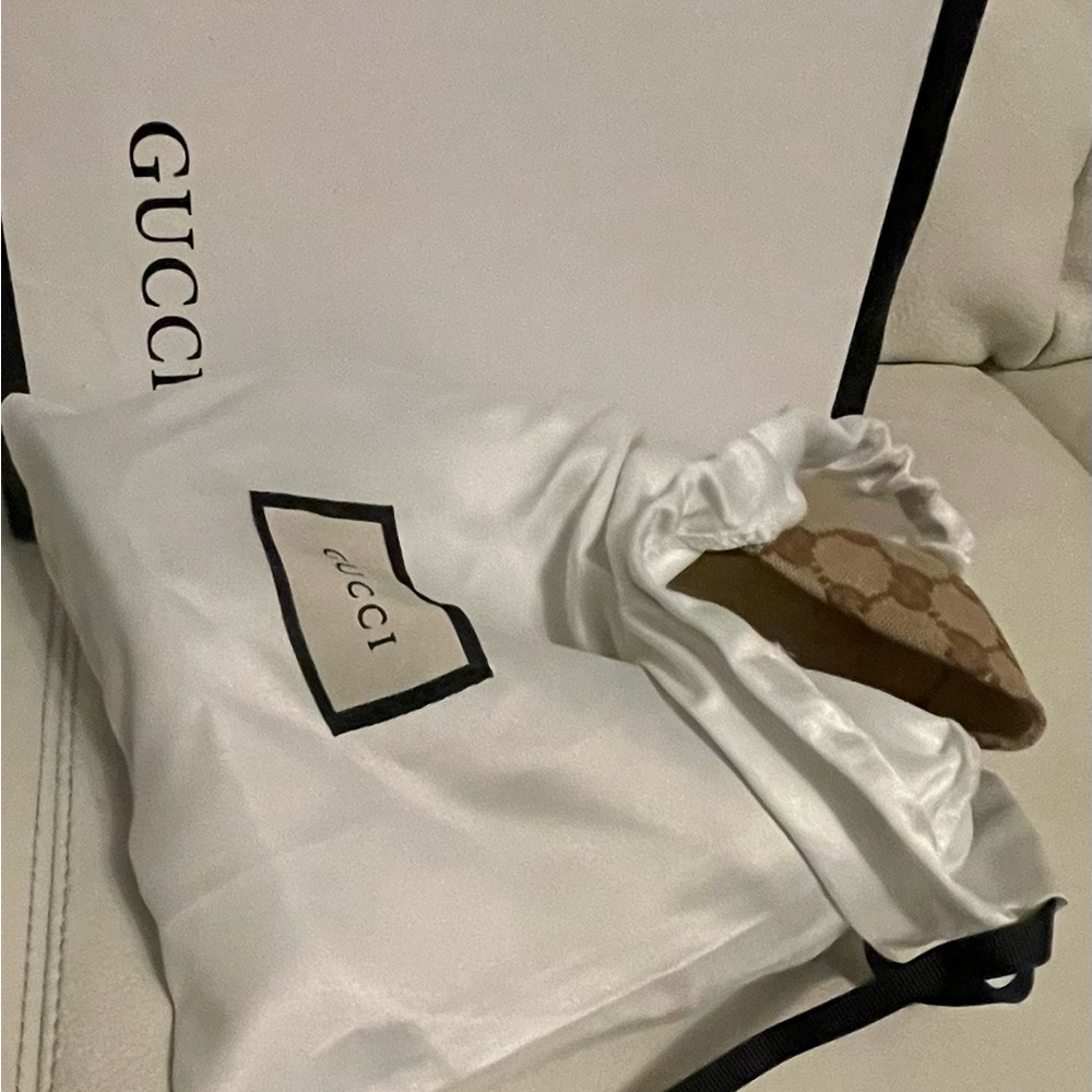 Gucci Monogram Beige GG Canvas Peep-Toe Pumps with Bow - Picture 14 of 14